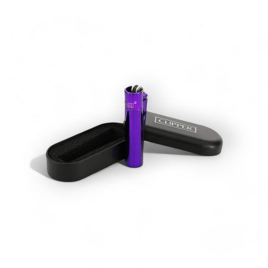 CLIPPER Feuerzeug Purple - Langlebig, stilvolles Design, inklusive Metallbox und Flint für perfekte Handhabung.